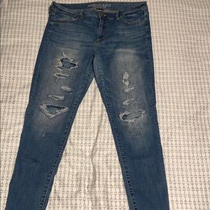 American Eagle Distressed jeans